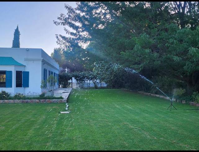 4 BEDROOM HOUSE FOR SALE IN NIEU BETHESDA